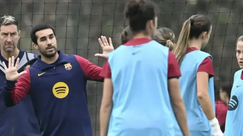 Romeu sale con el once de gala aunque sin Aitana, que la guarda para la segunda parte