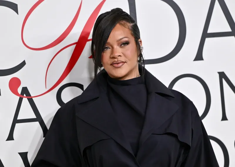 Mujer acusada de disparar a casa de Rihanna está mentalmente apta para su juicio