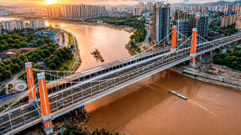 China impulsa modernización logística con gigantesca vía fluvial en el río Yangtsé