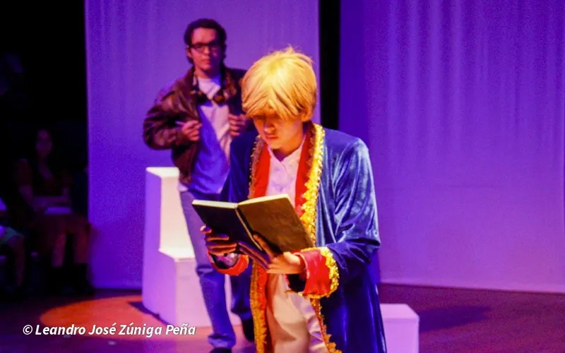 Familias se deleitan con obra “El Principito”