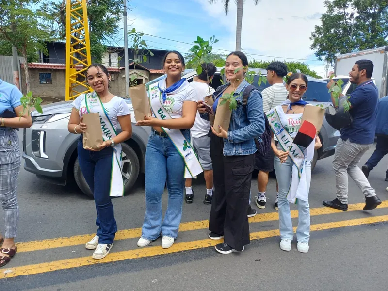 Promueven cuido del medio ambiente con adopción de árboles de madroño en Managua