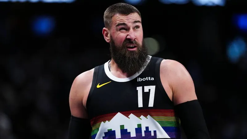 Jonas Valanciunas se marcha a Lituania