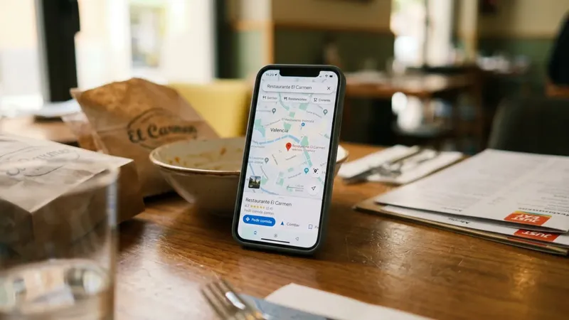 Google Maps quiere hundir a Glovo y Just Eat permitiendo pedir comida a domicilio
