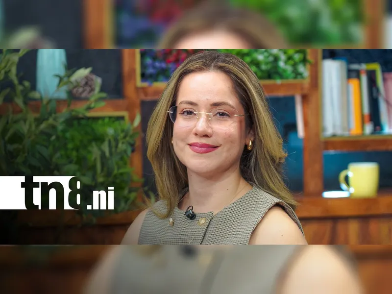 Entrevista a la Compañera Nahima Díaz, Directora General de TELCOR, Estudio TN8, Canal 8