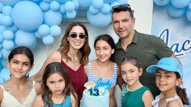 El adiós más difícil para Jacky Bracamontes y Martín Fuentes: sus hijas emprenden una nueva aventura en Inglaterra