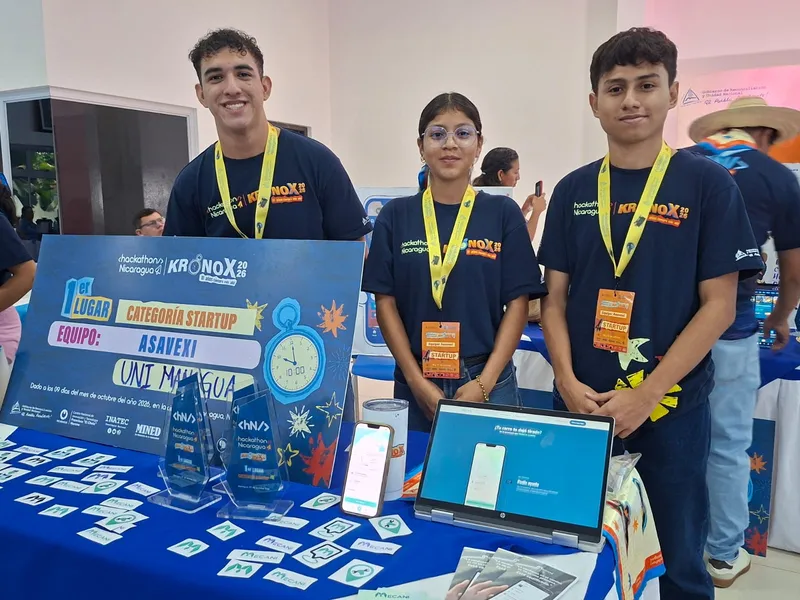 Ganadores del Hackathon Nicaragua Kronox 2026 intercambian experiencias e ideas innovadoras