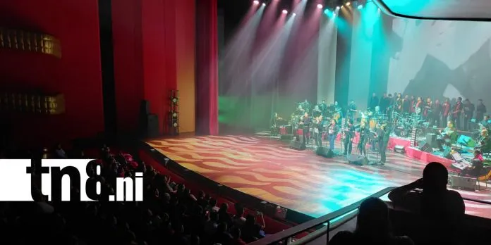 Cantos revolucionarios llenan de emoción el Teatro Nacional Rubén Darío en saludo al 47/19