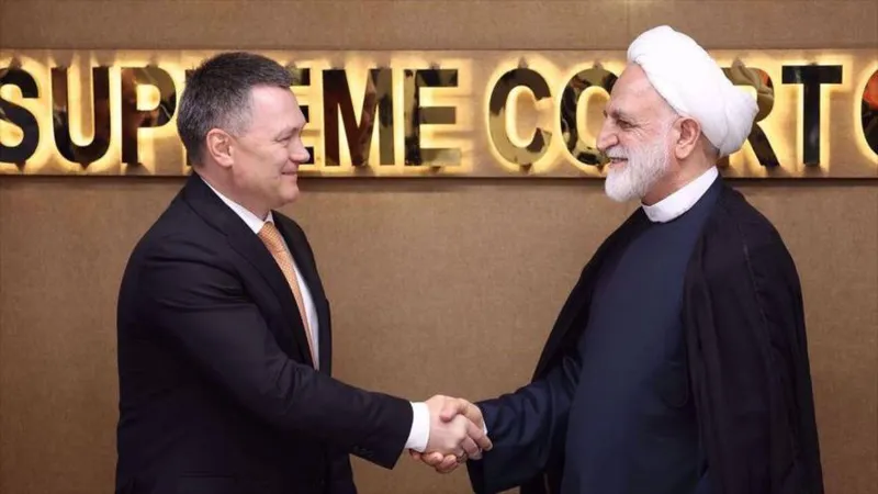 Irán y Rusia pueden desempeñar un papel clave en la estabilidad regional y mundial