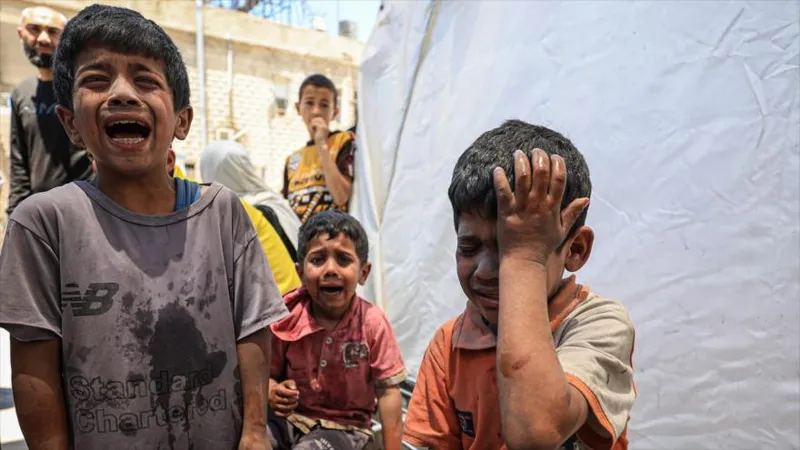 Dos niños mueren por gas lacrimógeno en redada israelí en Cisjordania
