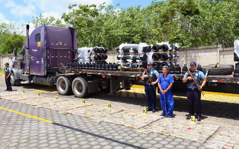 Policía Nacional incauta 750 kilos de cocaína en Peñas Blancas