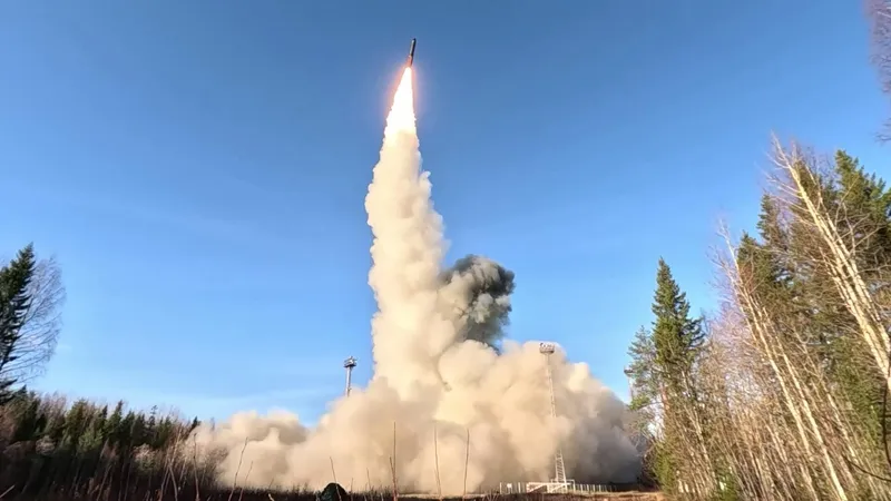 Rusia golpea plantas metalúrgicas al servicio de las FFAA de Ucrania, informa la Defensa rusa