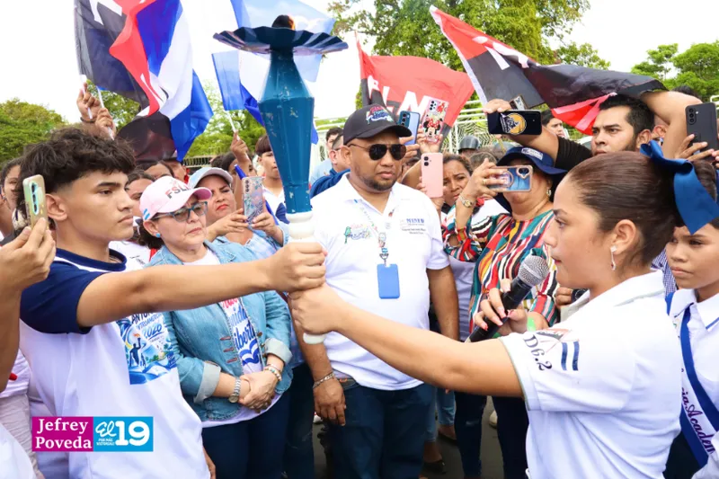 Managua recibe la Antorcha Centroamericana entre música y patriotismo
