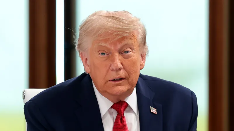Trump responde a una pregunta incómoda sobre el memorando, que pide abstenerse del uso de la fuerza