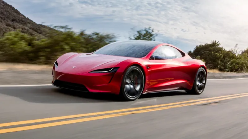 Tesla pone fecha al nuevo Roadster tras casi nueve años de espera: ¿será esta vez la definitiva?