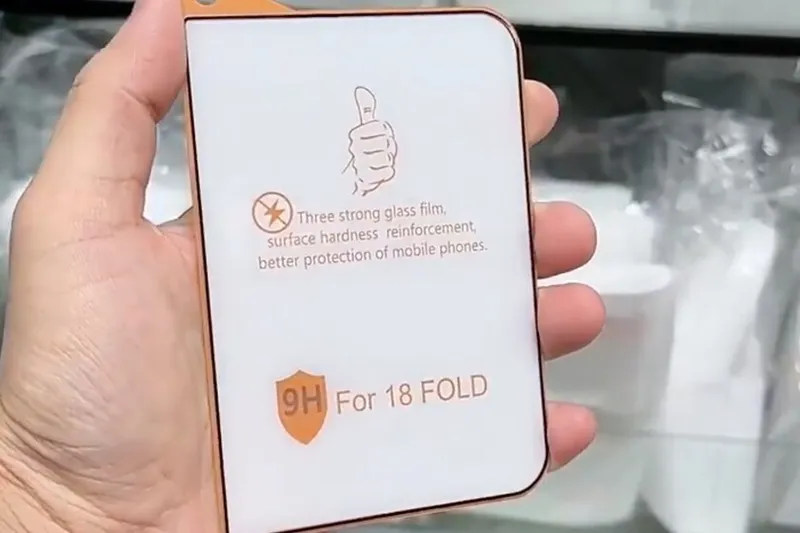Se filtran los cristales protectores del iPhone plegable y ya podemos imaginar cómo será tenerlo en la mano