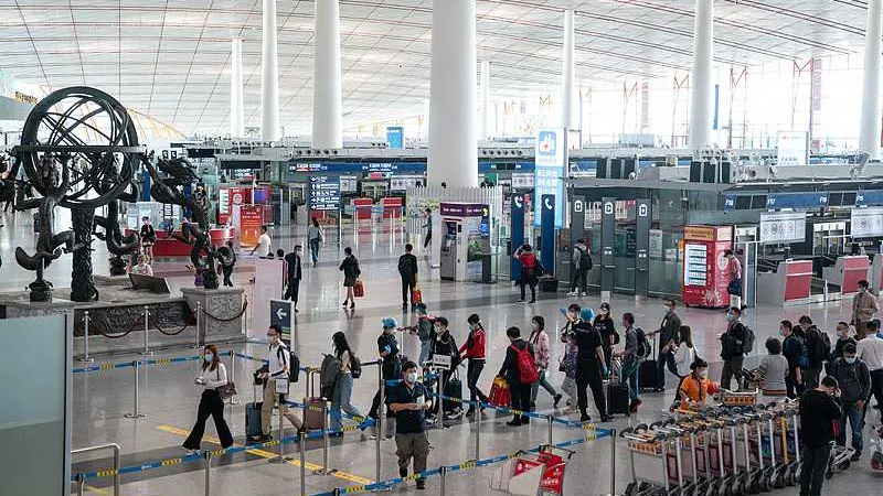 China prevé más de 31 millones de viajes de pasajeros por aire durante largas vacaciones por el Día Nacional