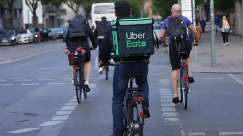 Tal parece que Uber no está tan convencida de querer dominar el mercado de delivery de comida en Europa