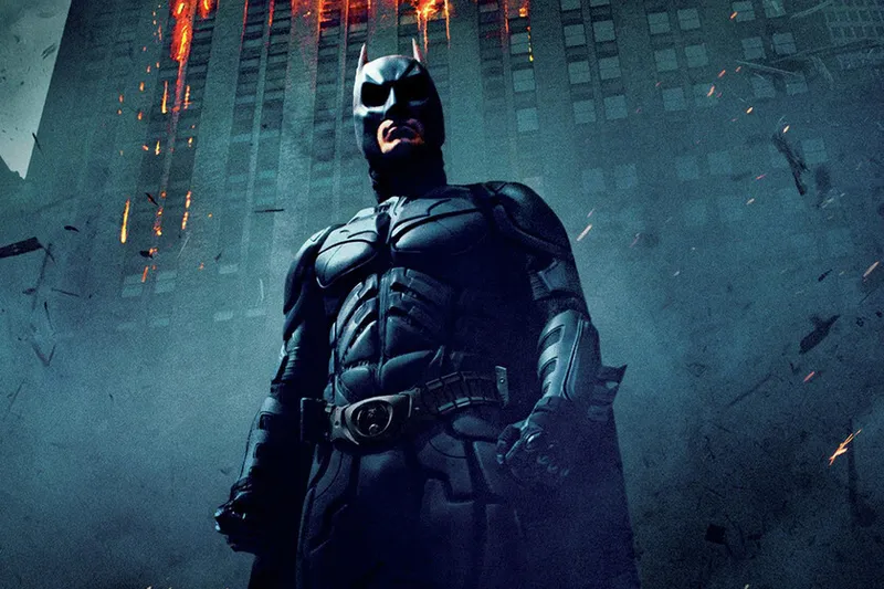 Llevas 18 años creyendo que es una escena tonta de El Caballero Oscuro, pero en realidad es una referencia a los primeros cómics de Batman
