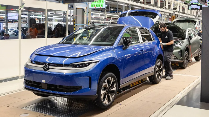 Tras invertir 3.000.000.000€, el ‘Made in Spain’ se pone en marcha con los CUPRA Raval y Volkswagen ID. Polo eléctricos