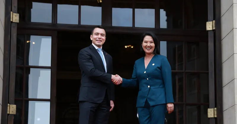 Noboa le entrega a Fujimori la presidencia pro tempore de la Comunidad Andina tras encuentro en Lima