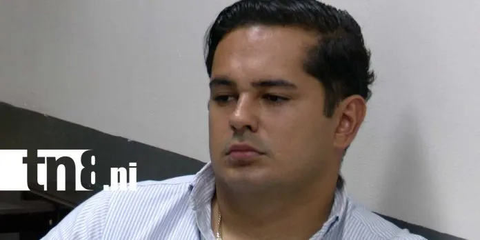 Arrestan a médico señalado por muerte de joven tras cirugía estética
