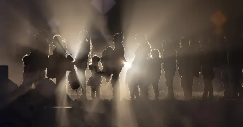 Un juez libera a las familias migrantes que Trump separó y volvió a encarcelar