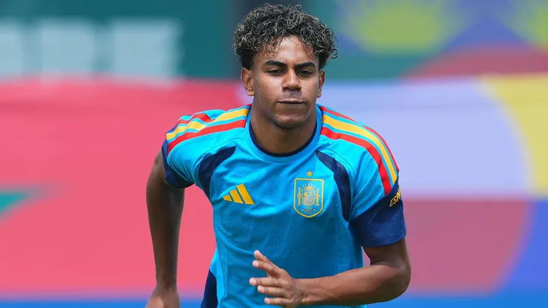 España se entrena por primera vez en México rumbo a su partido decisivo