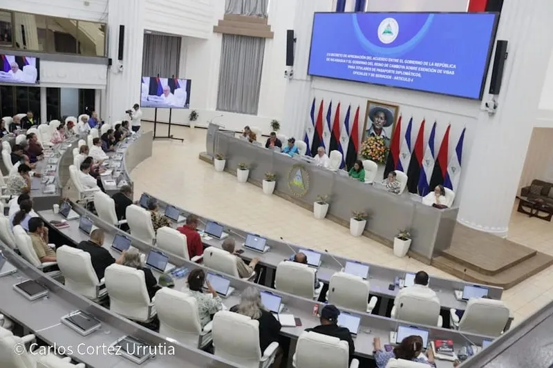 Asamblea Nacional realiza tres menciones especiales