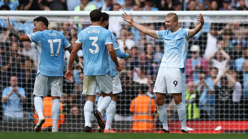 Manchester City goleó y se robó el liderato de la Premier League