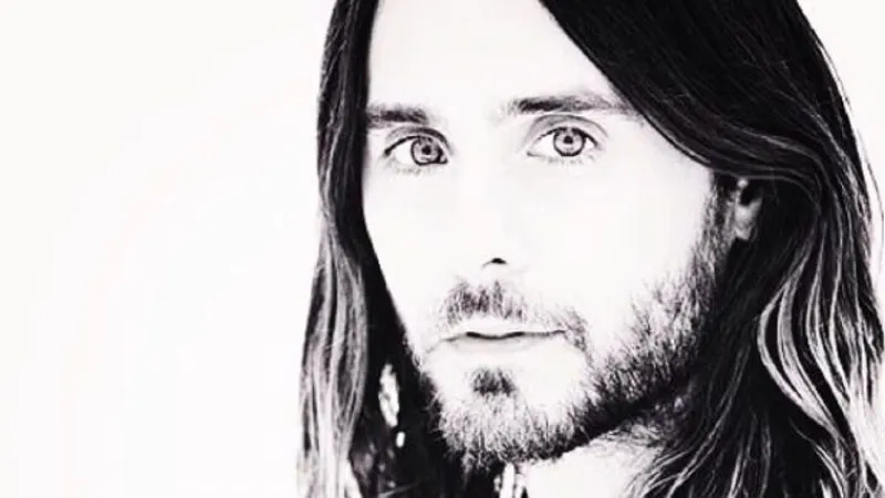 Jared Leto es acusado de agr3sión s3xu4l y conductas INAPROPIADAS por 10 mujeres