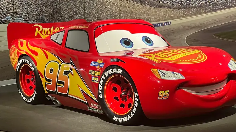 La palomera de Rayo McQueen por los 20 años de Cars causa furor: esto es lo que se sabe sobre su llegada a México, cuánto cuesta y dónde la puedes conseguir
