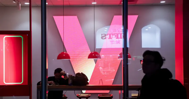 Verizon supera expectativas de ingresos y eleva previsiones mientras avanza su reestructuración