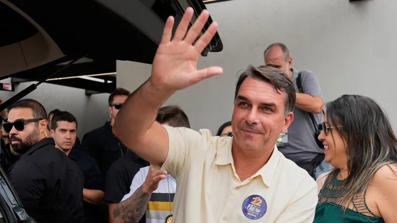 Argentina confirma la huida de Flávio Bolsonaro y revela su próximo destino