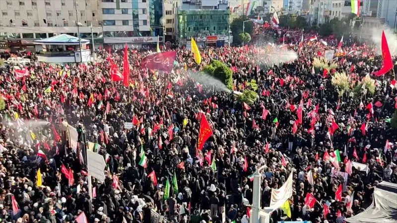 Concluyen en Mashad funerales del Líder mártir de Irán