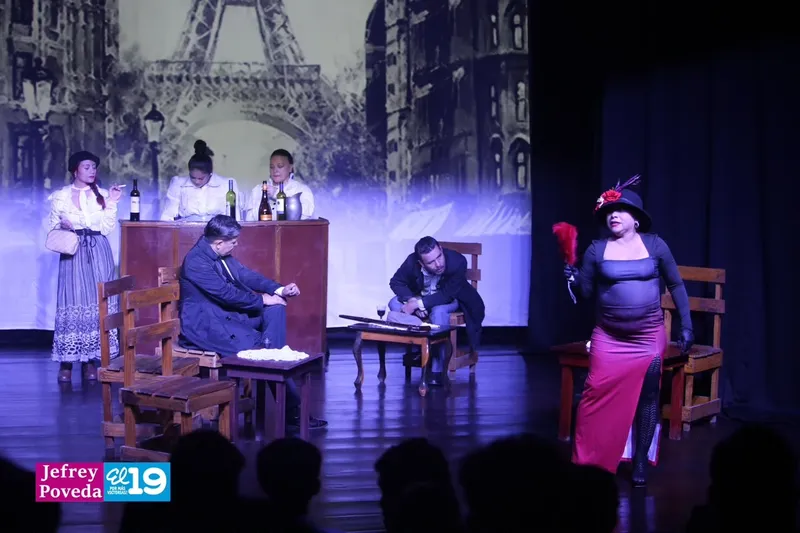 Presenta la obra “Pájaro Azul” en el Teatro Justo Rufino Garay