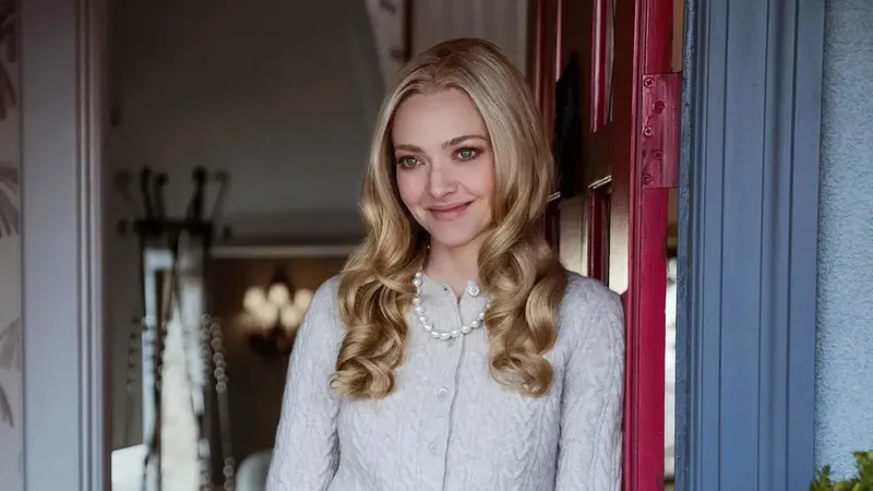 La nueva vida de Amanda Seyfried, protagonista de La asistenta en Prime Video, viviendo en el bosque y cuidando animales