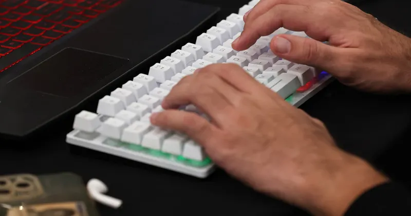 No abandones tu teclado en la era de la inteligencia artificial