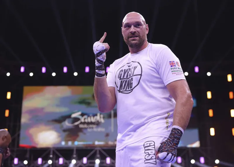 Tyson Fury derrota a Mariusz Wach en Tailandia