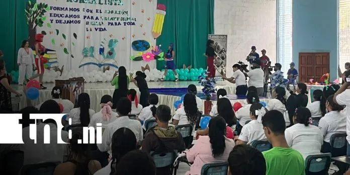 Educación y vocación docente destacan en celebración del Día del Maestro Normalista
