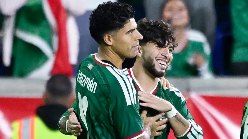 El 'experimento' funcionó y México emparejó contra Perú