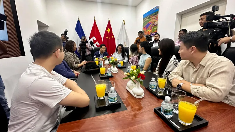 Delegación artística china y comuna de Managua fortalecen amistad y cooperación cultural