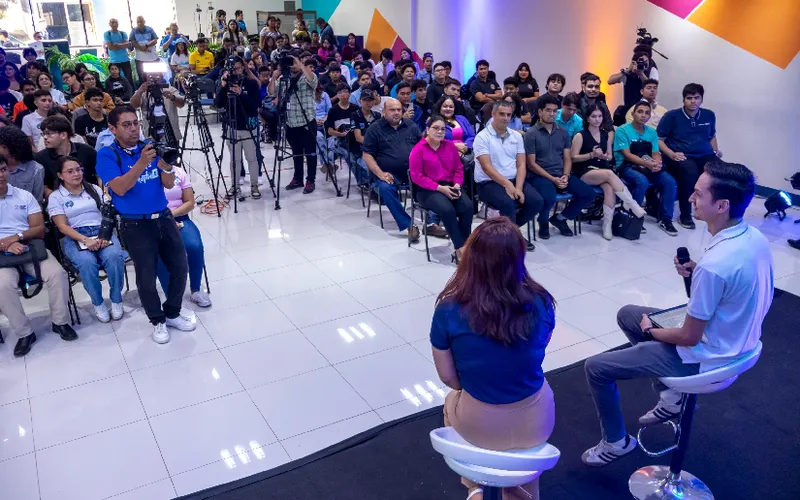 Presentan temática oficial Hackathon Nicaragua Kronox 2026, 10 años ¡Siempre Más Allá!