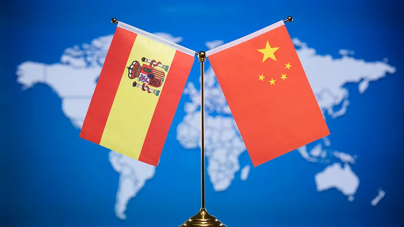 Consejera de Estado china se reúne con vicepresidenta segunda de Gobierno de España