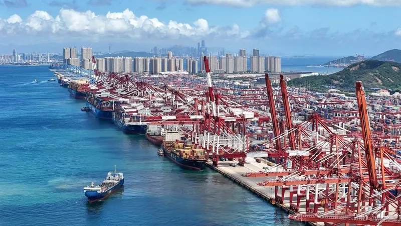 Comercio China-ASEAN supera por primera vez el billón de dólares en 2025