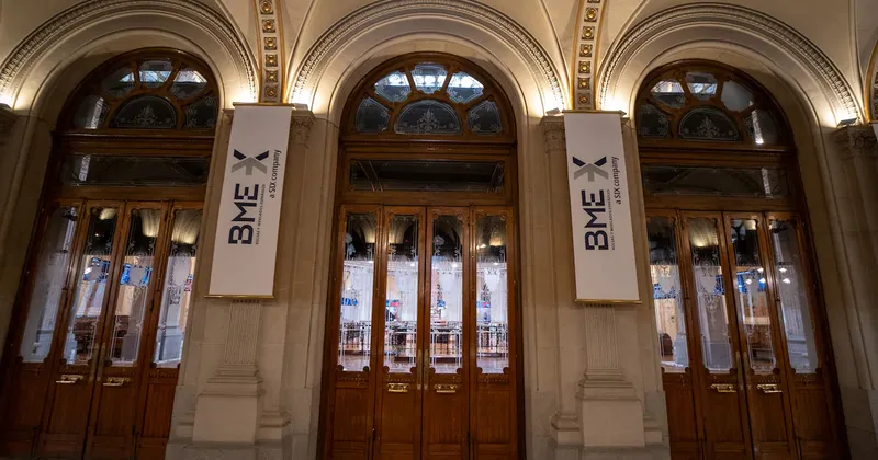El Ibex 35 cierra con pérdidas: la acción de Repsol sube y Mapfre y Santander lideran caídas