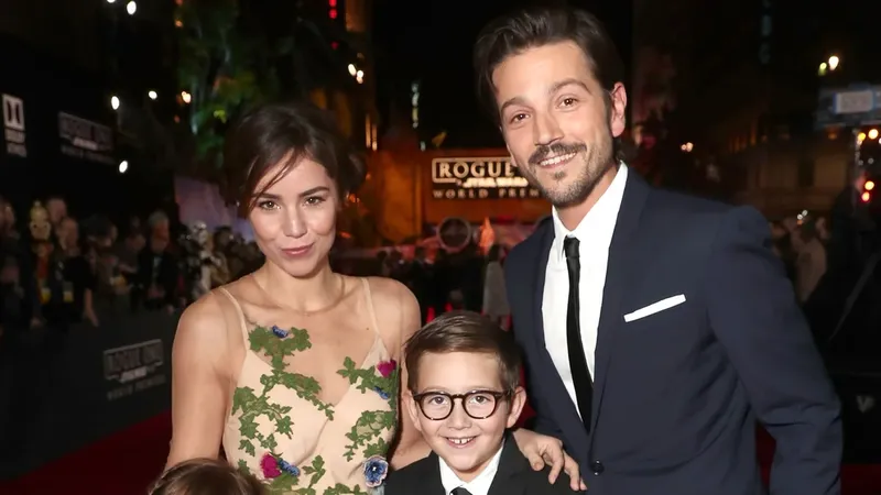 Camila Sodi celebra con tiernas fotos el cumpleaños 18 de Jerónimo, el mayor de sus hijos con Diego Luna