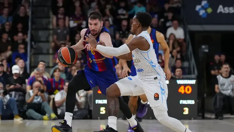 98-94: El Barça se lleva un 'thriller' en el Palau