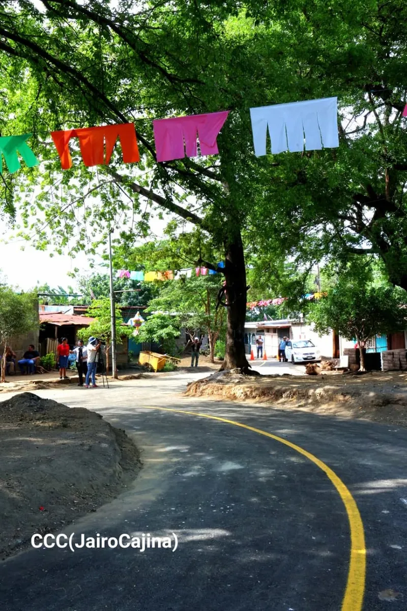 Inauguran siete nuevas calles asfaltadas en barrio Germán Pomares