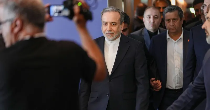 Irán dice que conversaciones con Omán sobre el estrecho de Ormuz están en su fase final