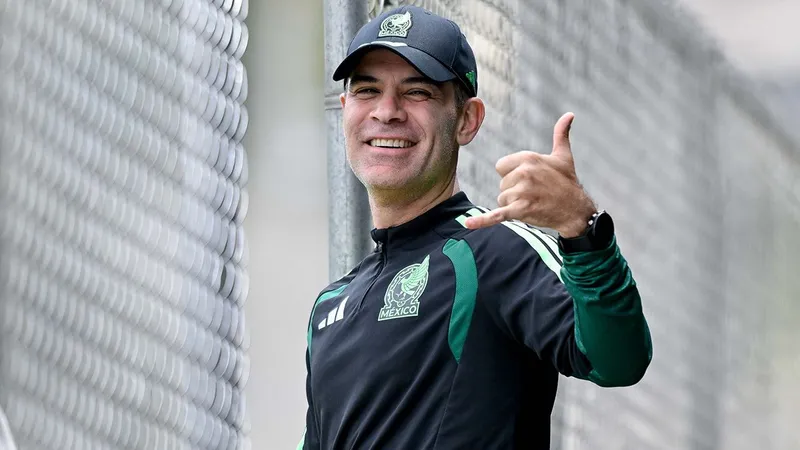 ¡Le cumplieron! Rafael Márquez, nuevo técnico de la Selección Mexicana